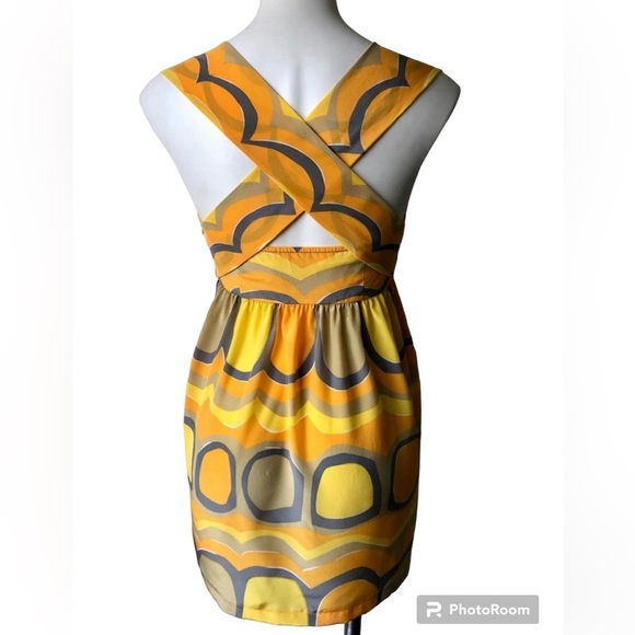 Vera Neumann La Paz Silk Halter Top from Anthropologie - Picture 4 of 10